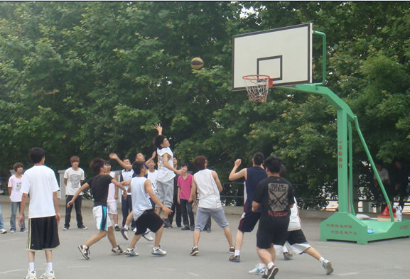 富海篮球比赛活动侧记-创先争优.和谐校园